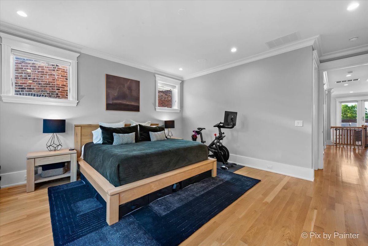 1438 W Catalpa Avenue Unit: 301