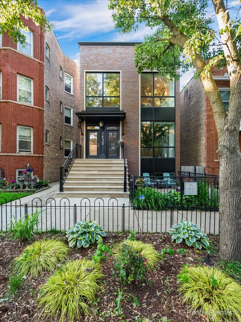 1438 W Catalpa Avenue Unit: 301