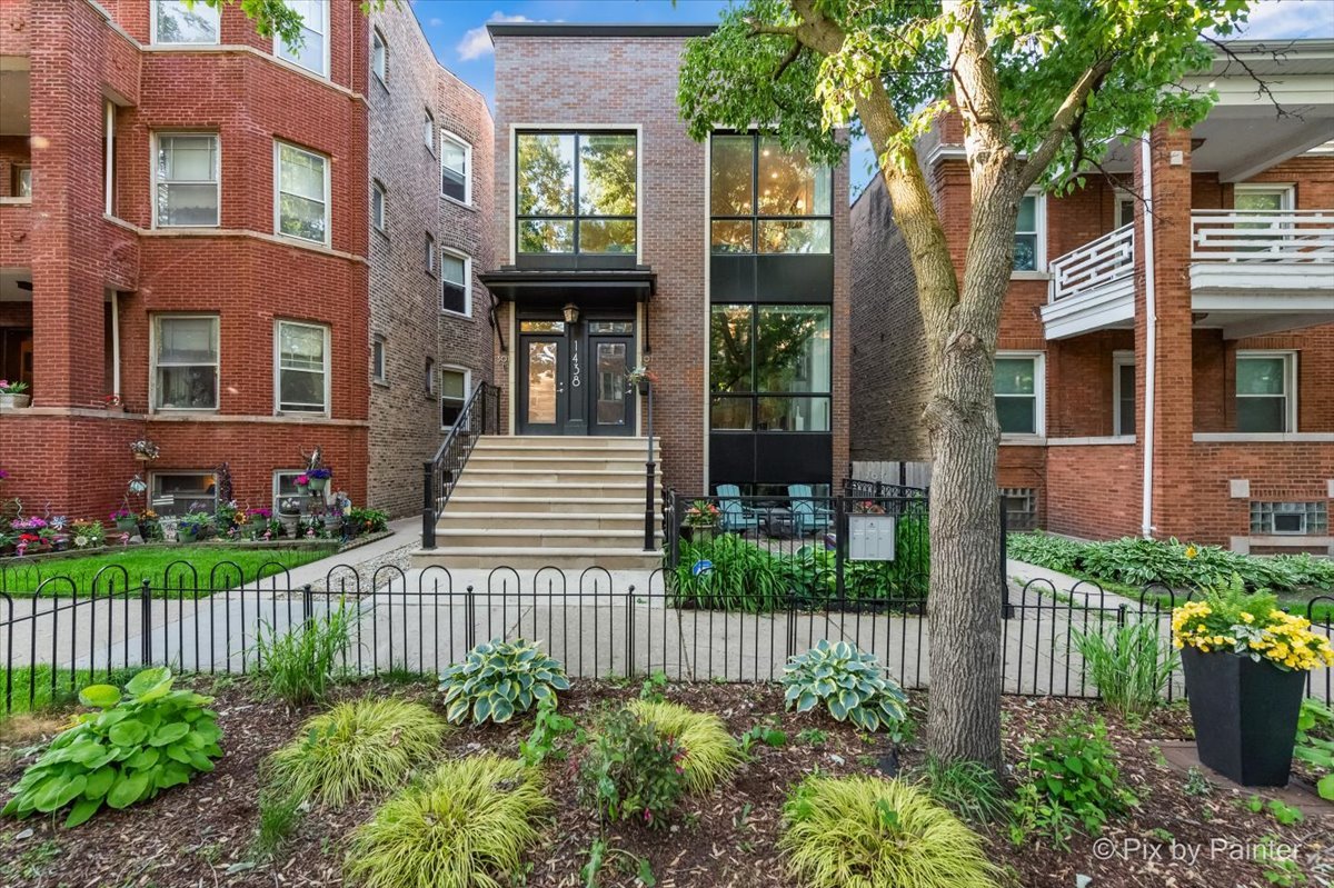 1438 W Catalpa Avenue Unit: 301