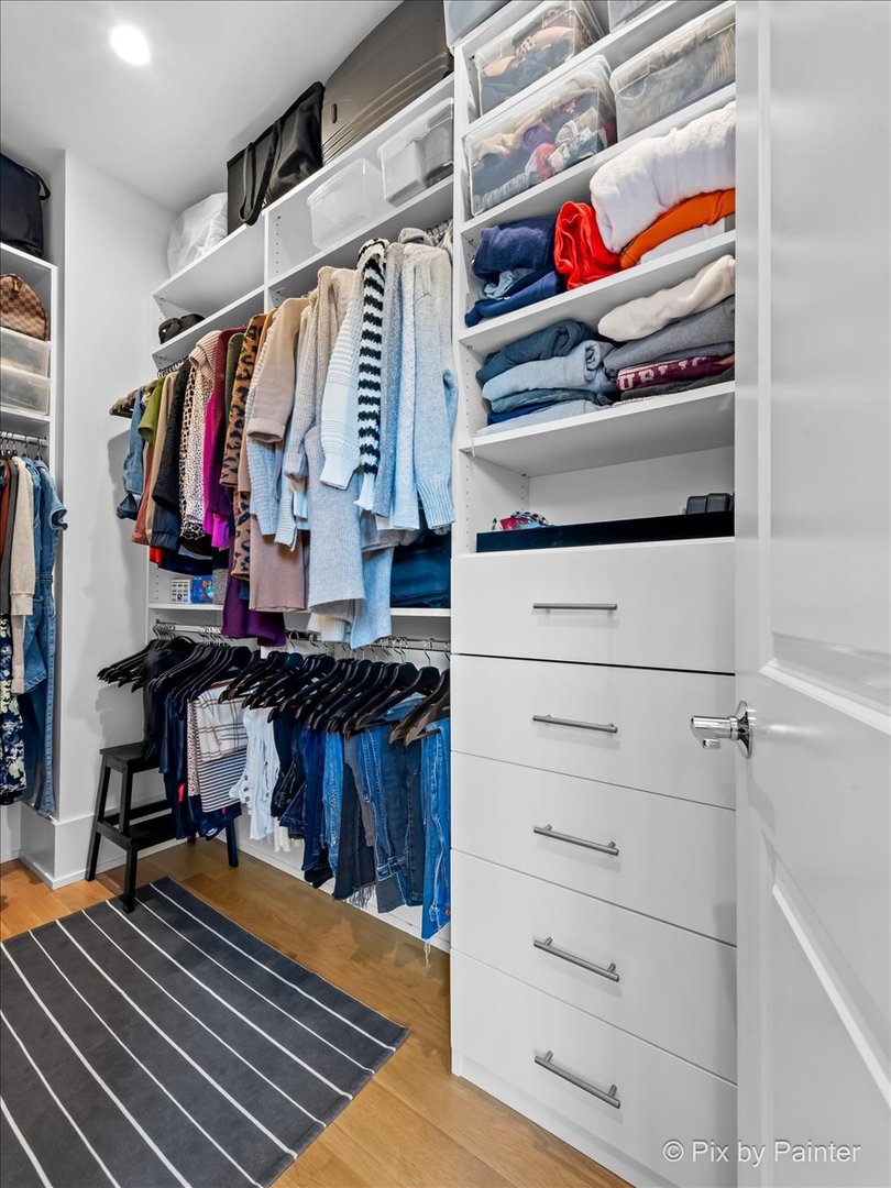 1438 W Catalpa Avenue Unit: 301