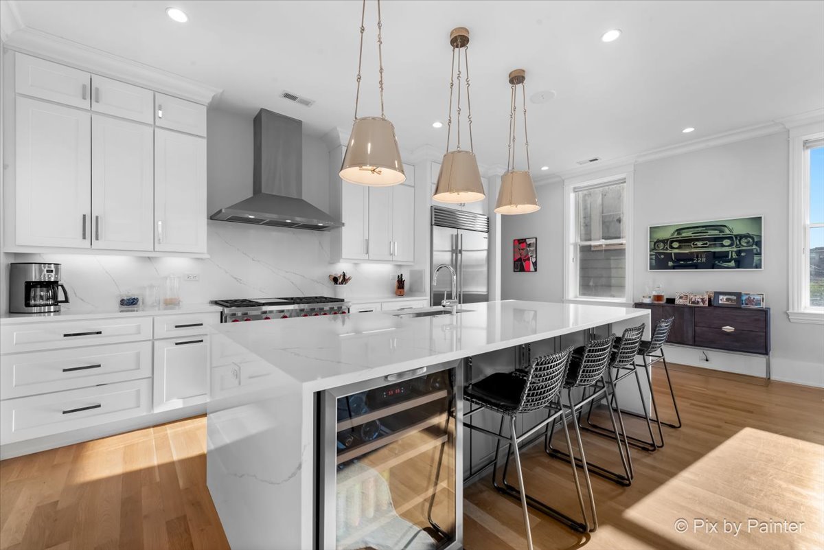 1438 W Catalpa Avenue Unit: 301