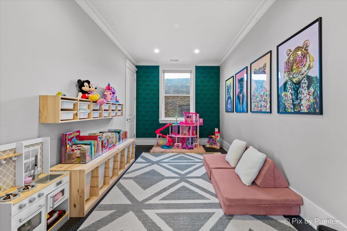 1438 W Catalpa Avenue Unit: 301