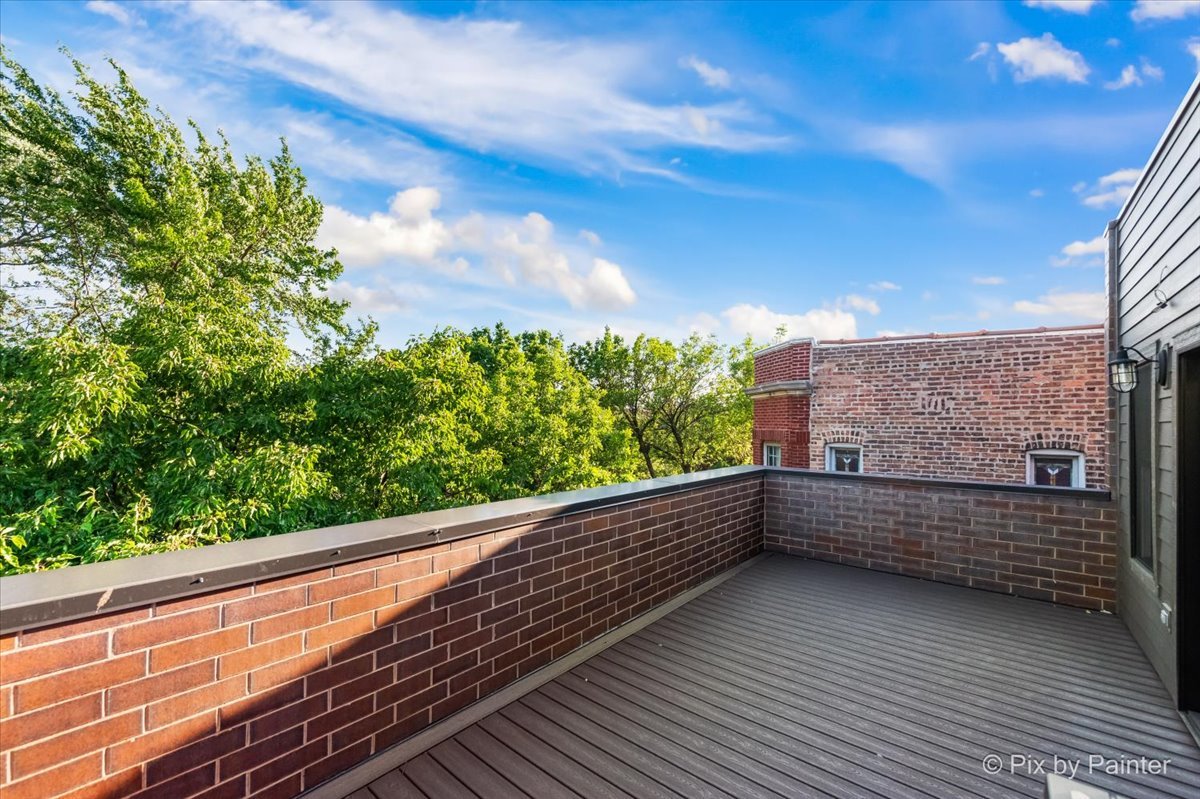 1438 W Catalpa Avenue Unit: 301
