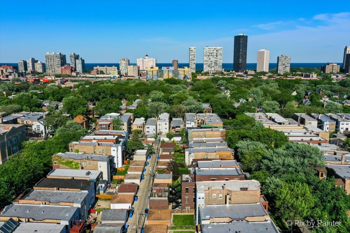 1438 W Catalpa Avenue Unit: 301