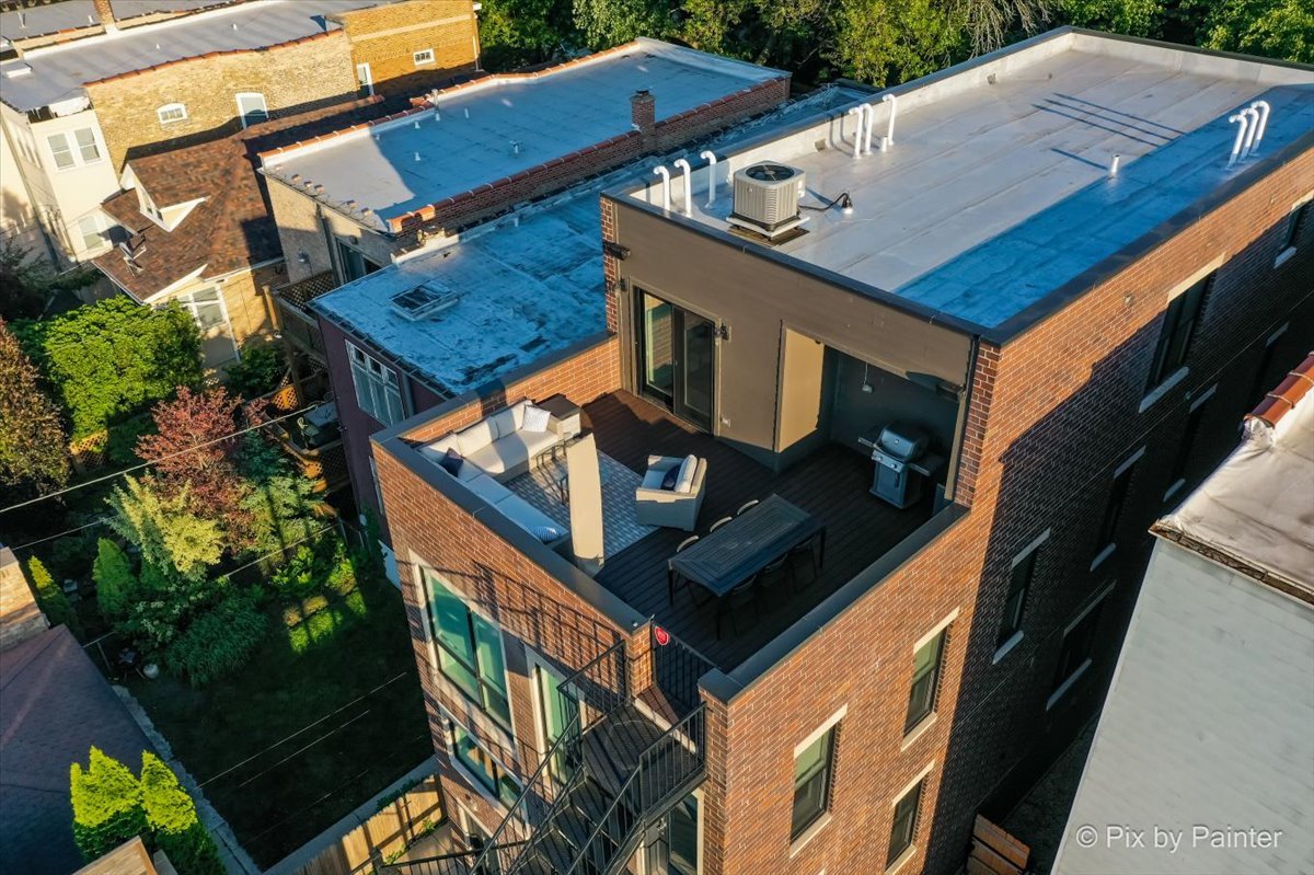 1438 W Catalpa Avenue Unit: 301