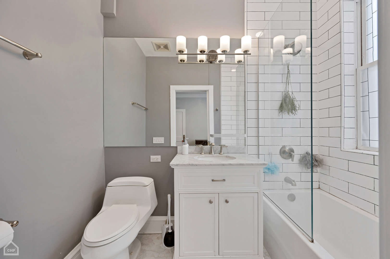 713 W Montrose Avenue Unit: 3W