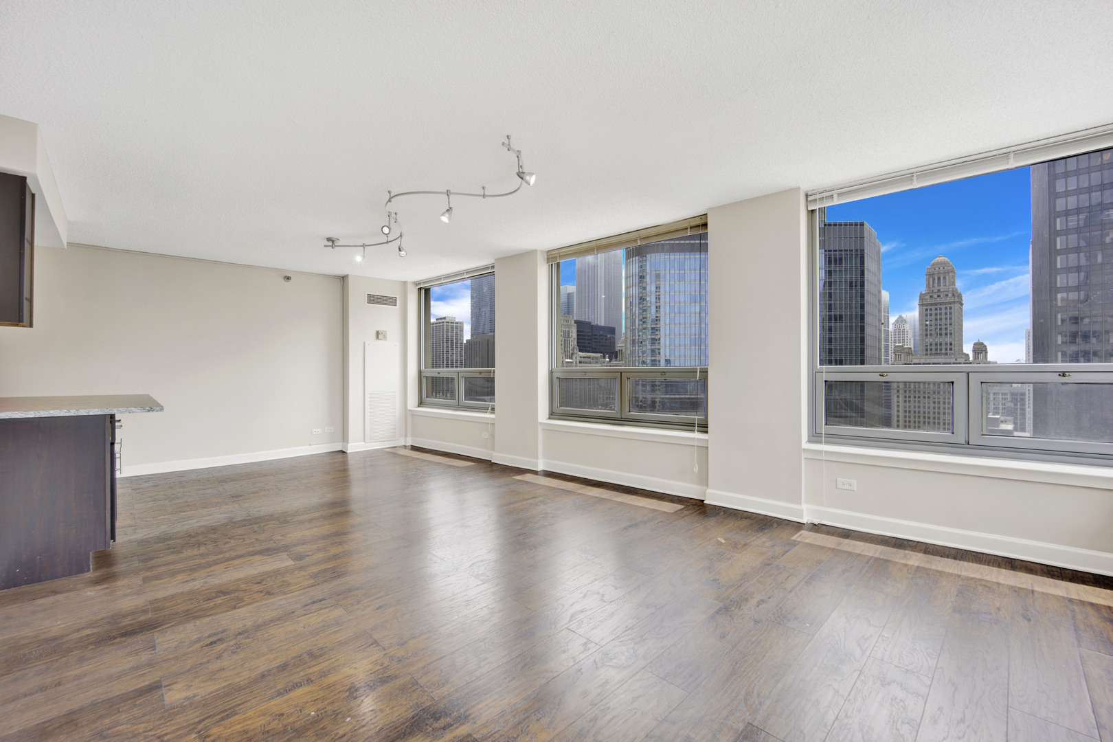 440 N WABASH Avenue Unit: 3205