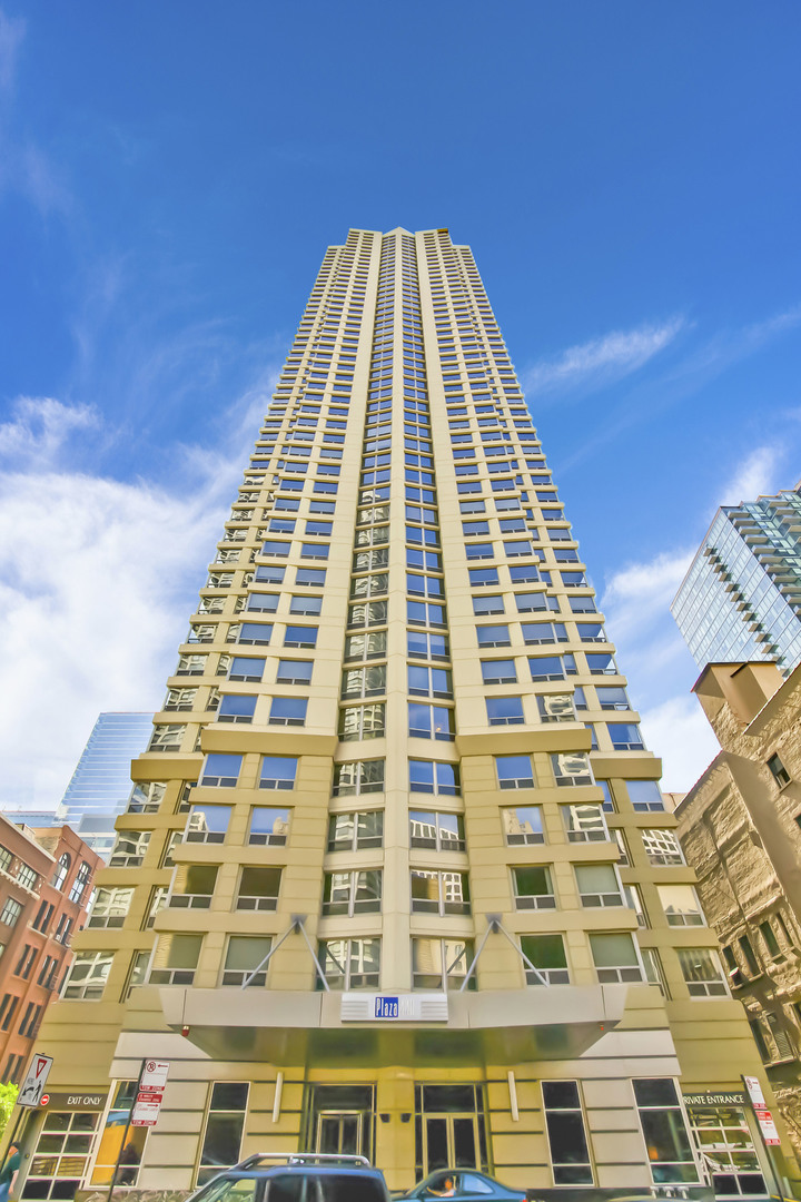 440 N WABASH Avenue Unit: 3205