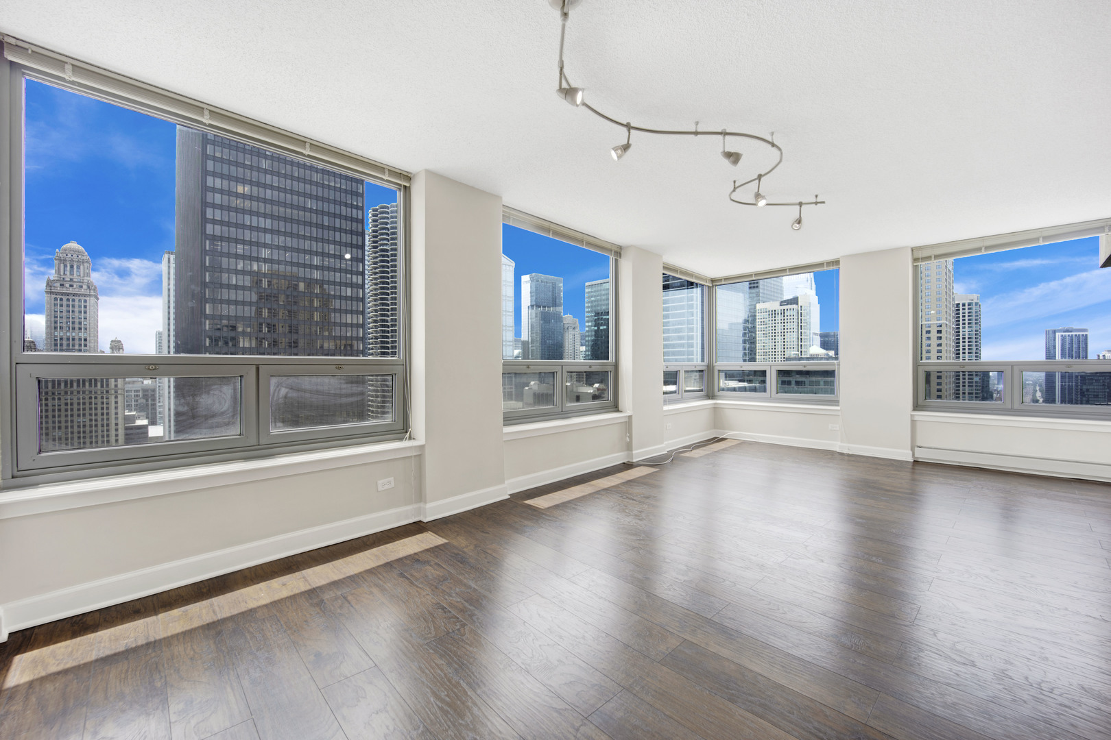 440 N WABASH Avenue Unit: 3205