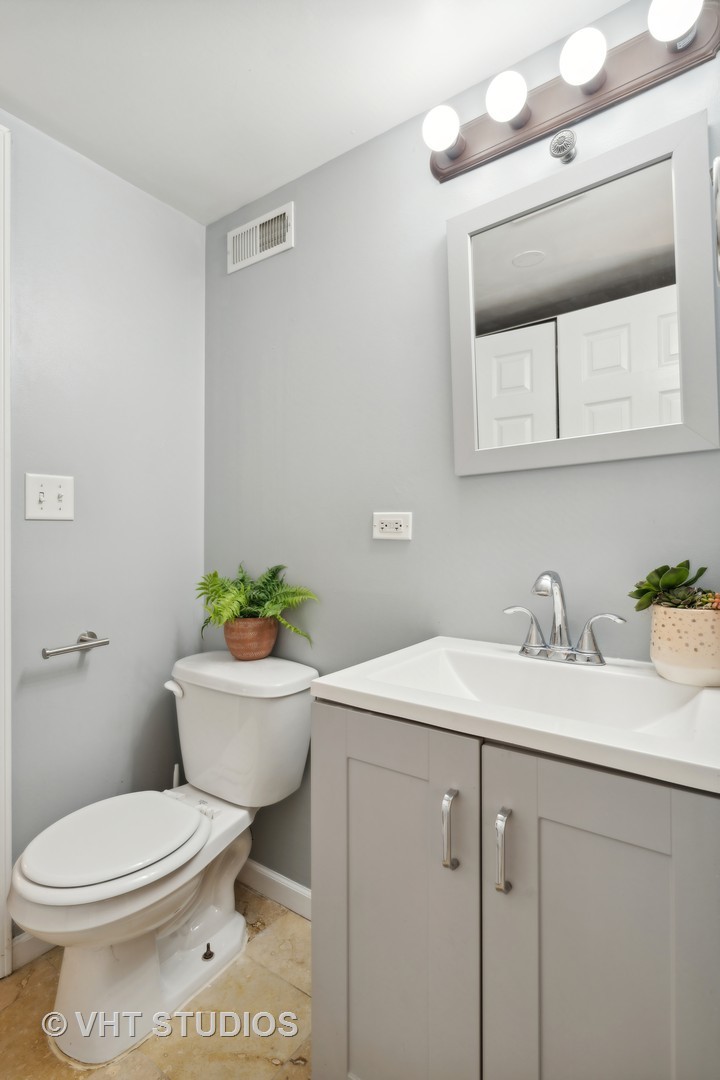 1745 W 18th Place Unit: 1R