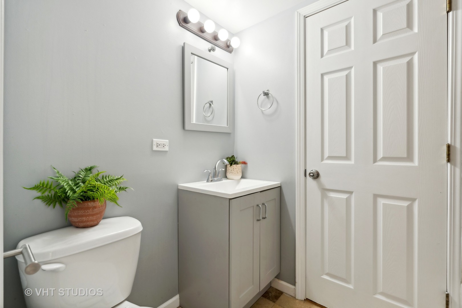 1745 W 18th Place Unit: 1R