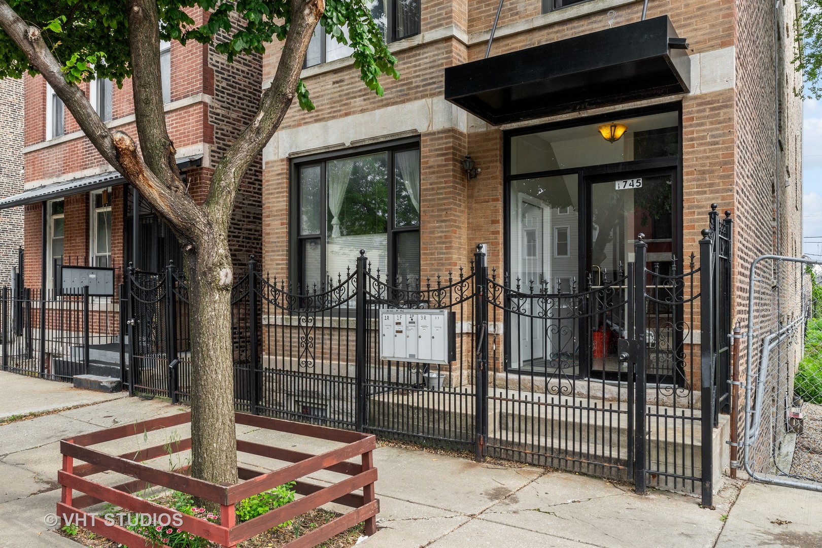 1745 W 18th Place Unit: 1R