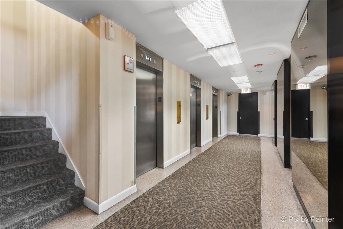 3930 N Pine Grove Avenue Unit: 3101