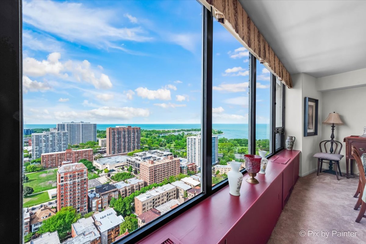 3930 N Pine Grove Avenue Unit: 3101