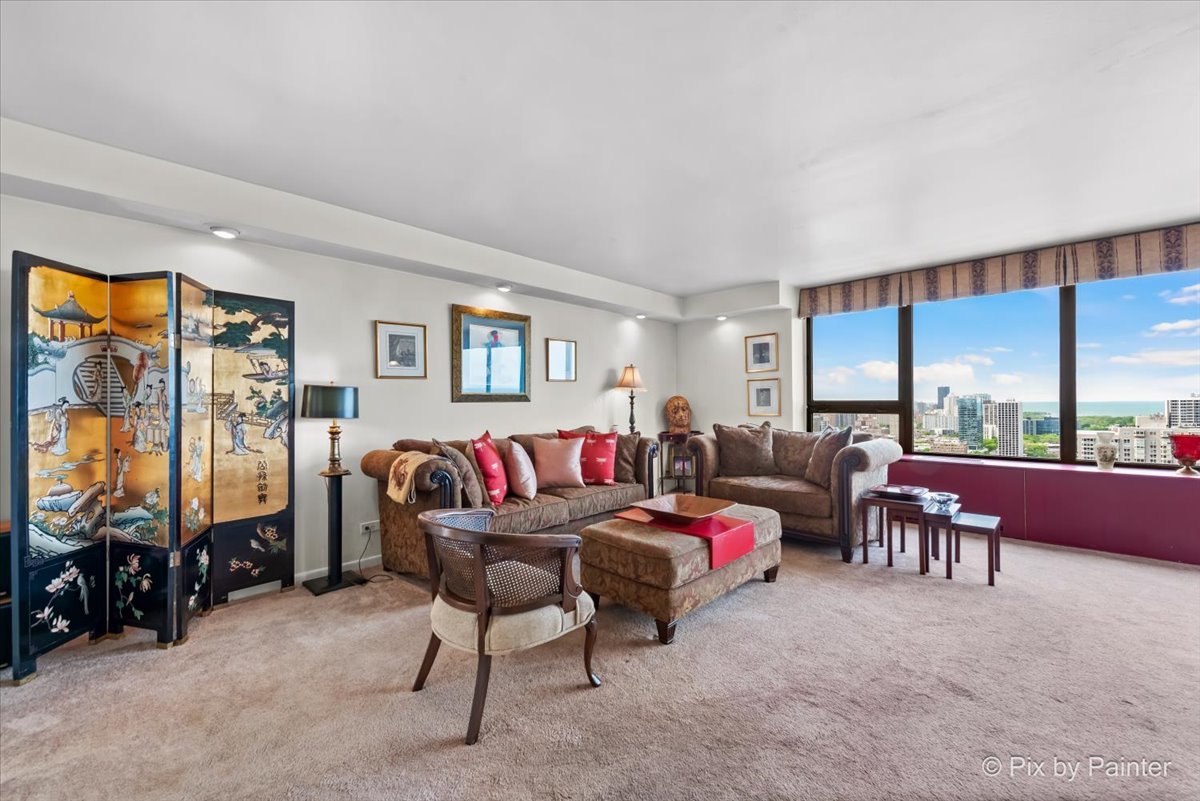 3930 N Pine Grove Avenue Unit: 3101