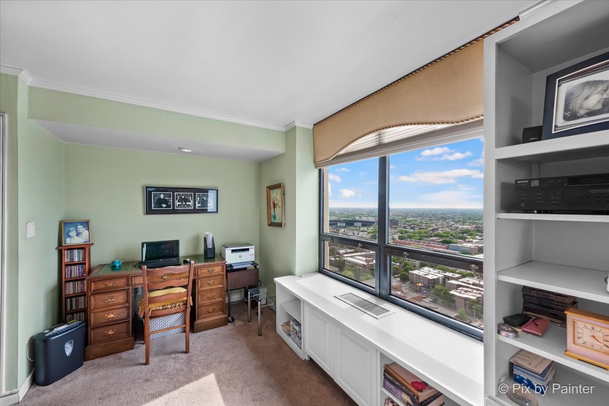 3930 N Pine Grove Avenue Unit: 3101