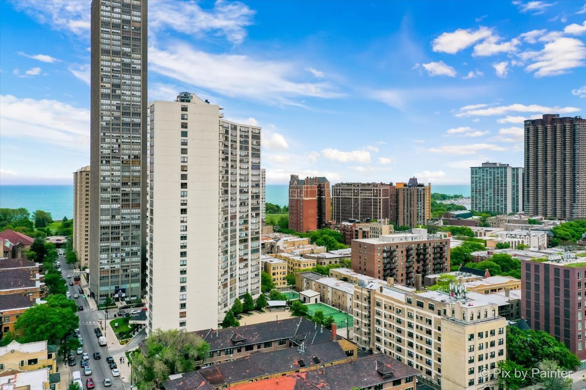 3930 N Pine Grove Avenue Unit: 3101