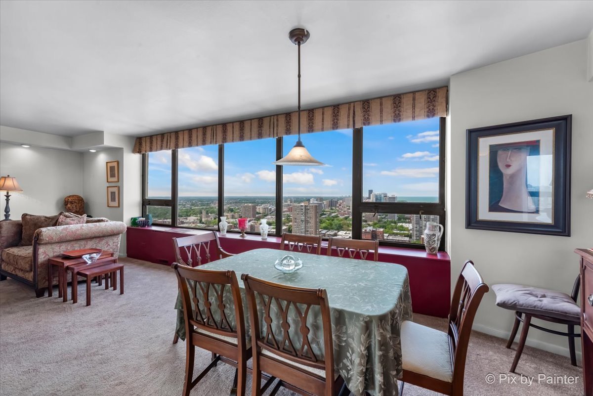 3930 N Pine Grove Avenue Unit: 3101
