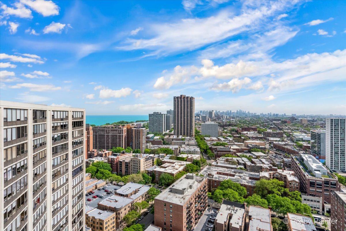 3930 N Pine Grove Avenue Unit: 3101