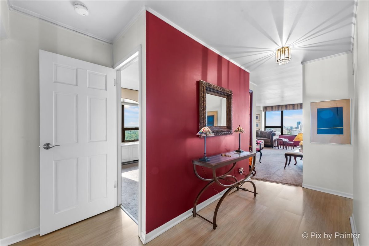 3930 N Pine Grove Avenue Unit: 3101