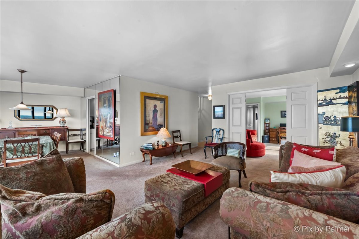 3930 N Pine Grove Avenue Unit: 3101