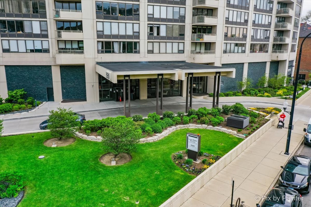 3930 N Pine Grove Avenue Unit: 3101