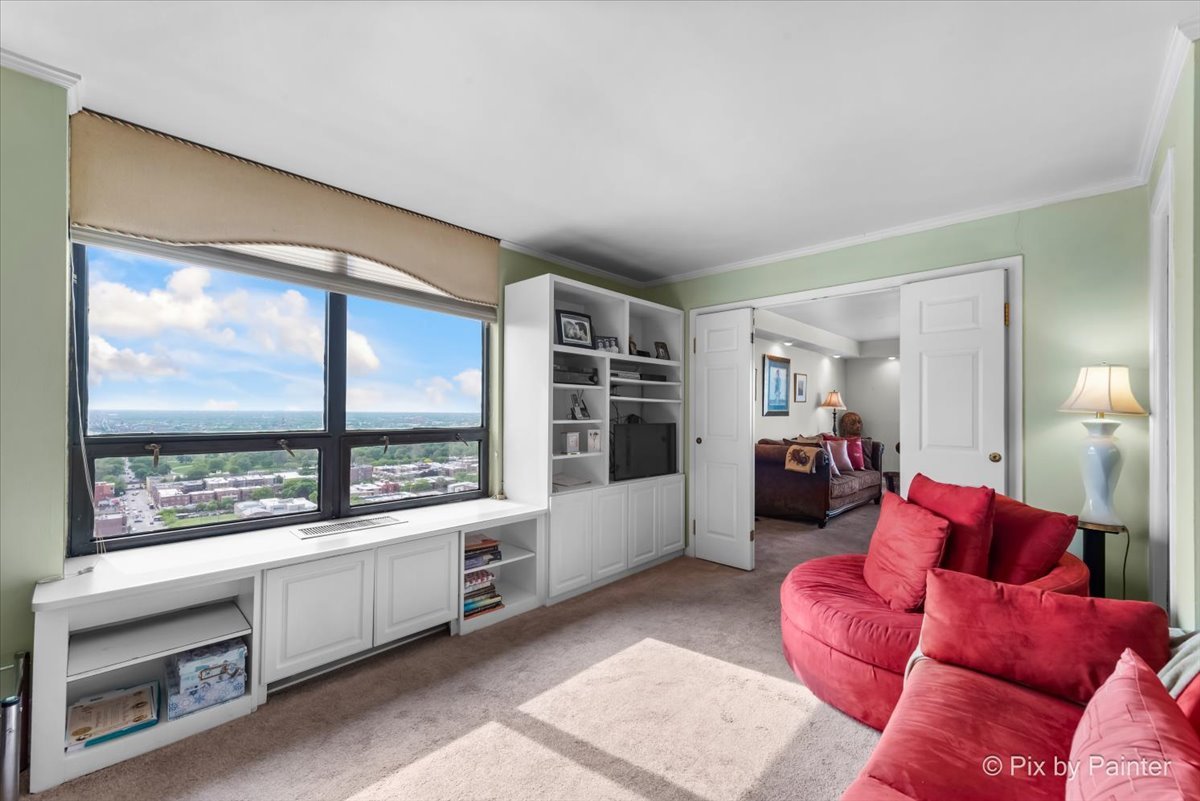 3930 N Pine Grove Avenue Unit: 3101