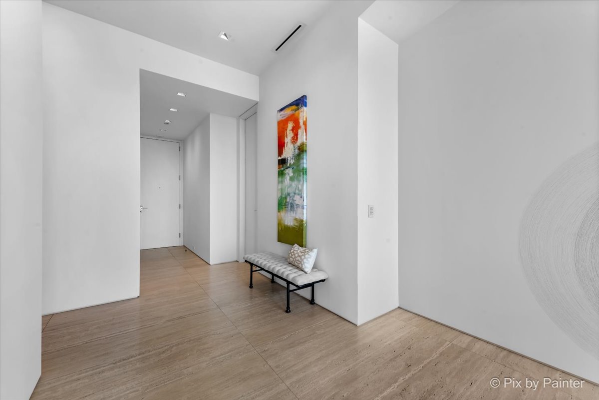 500 W SUPERIOR Street Unit: 2505