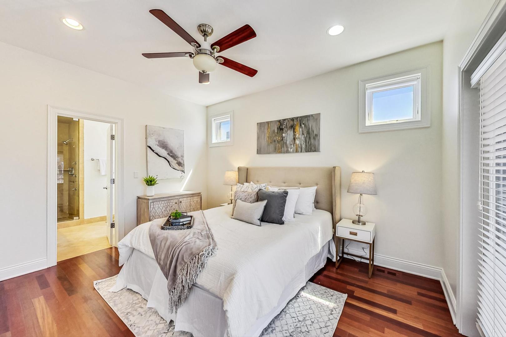 1219 W Foster Avenue Unit: 2E