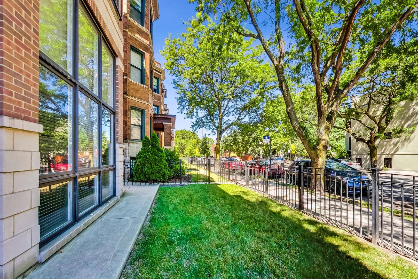 1219 W Foster Avenue Unit: 2E