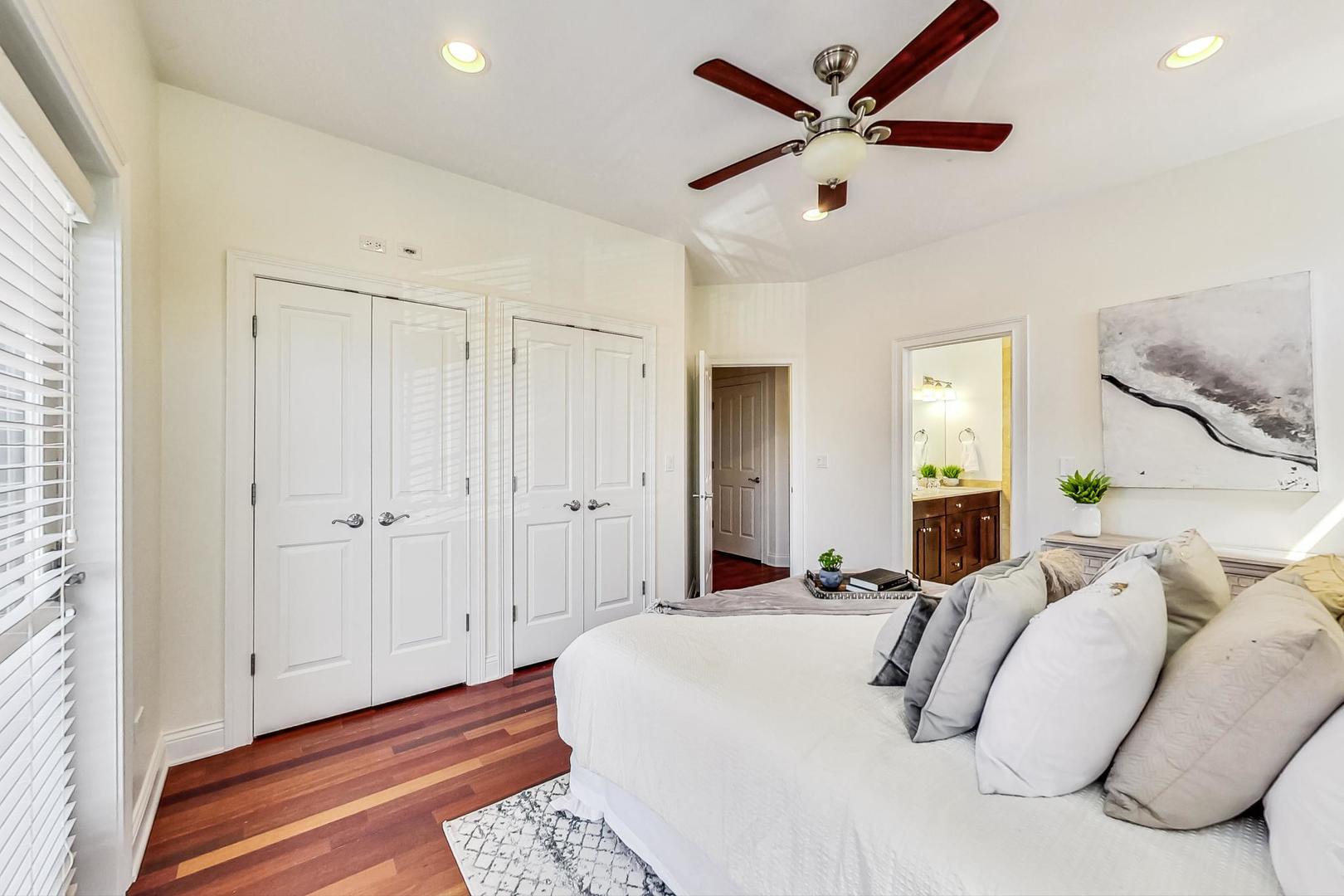 1219 W Foster Avenue Unit: 2E