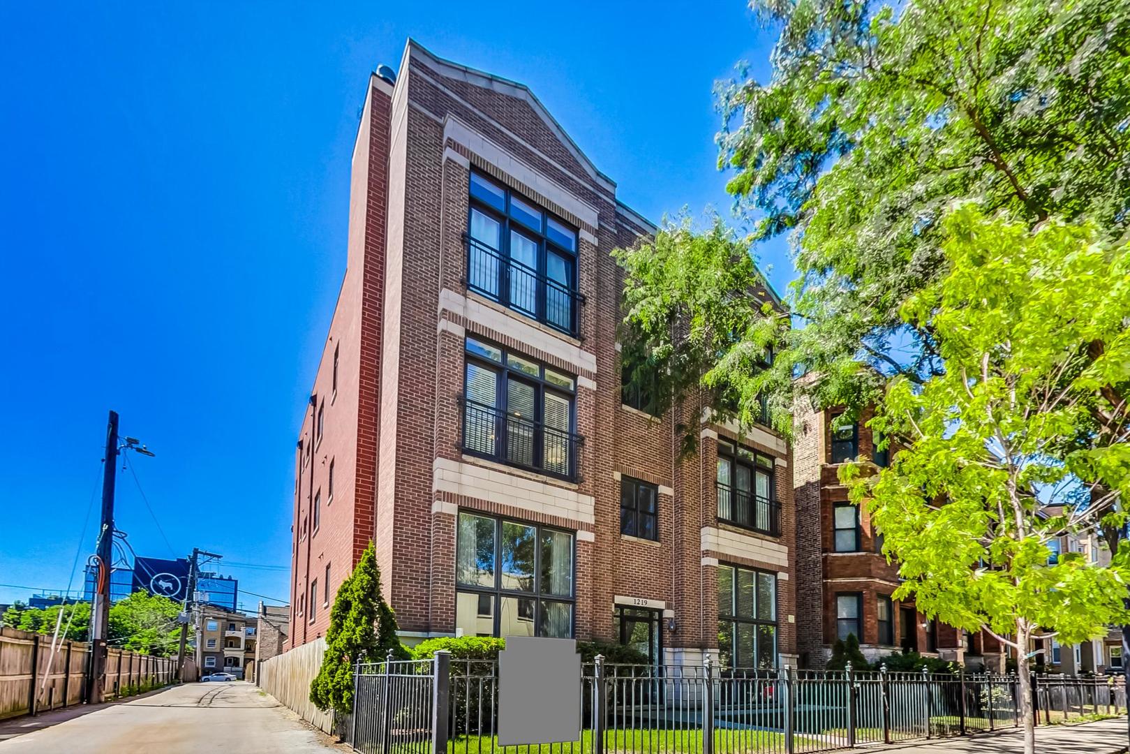 1219 W Foster Avenue Unit: 2E