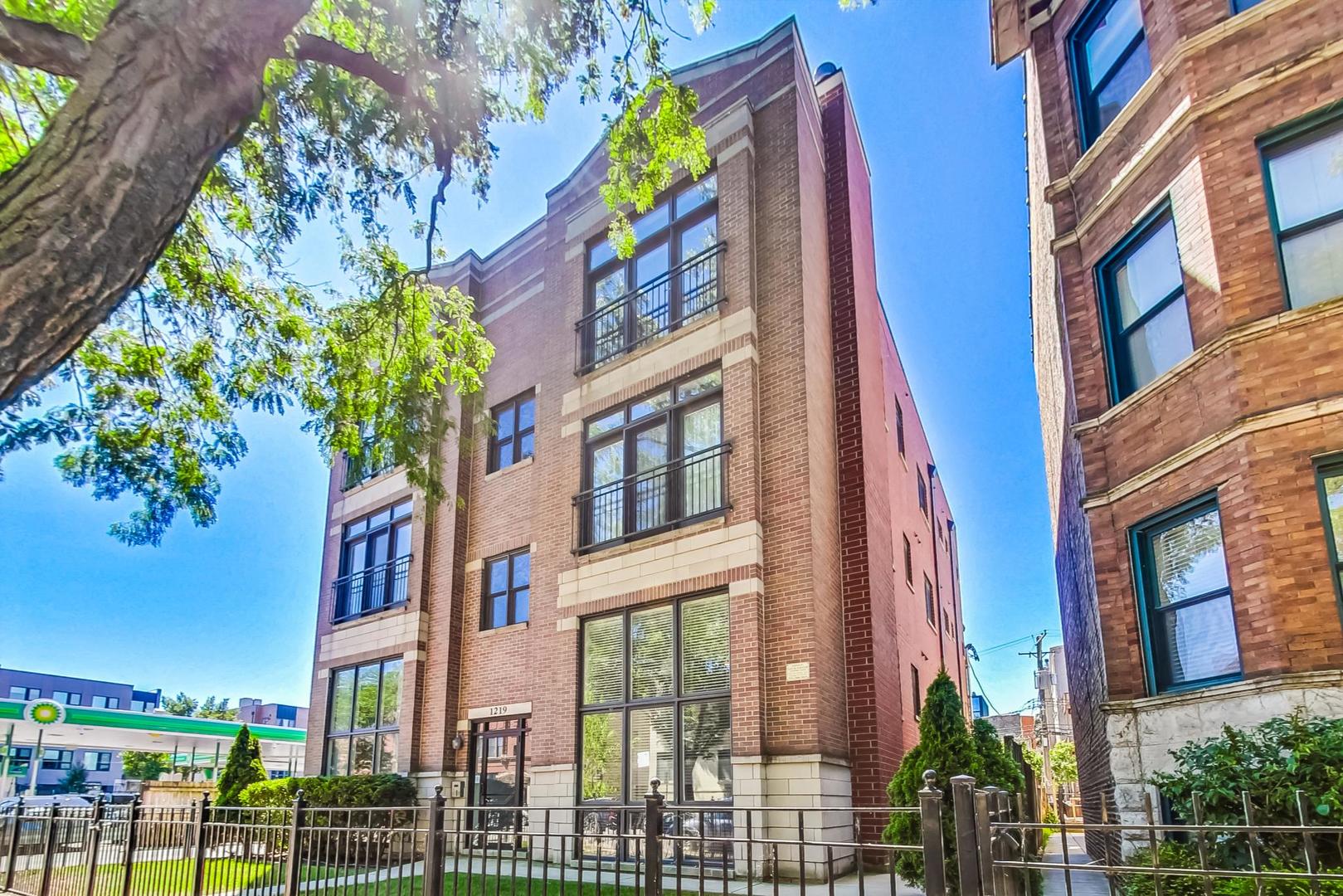 1219 W Foster Avenue Unit: 2E