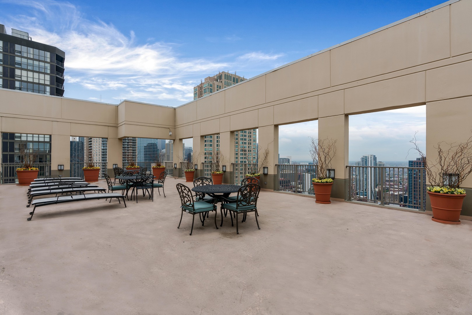 2 E Erie Street Unit: 3505