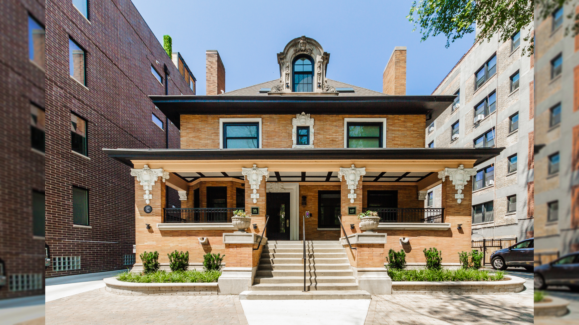 448 W Barry Avenue Unit: 205