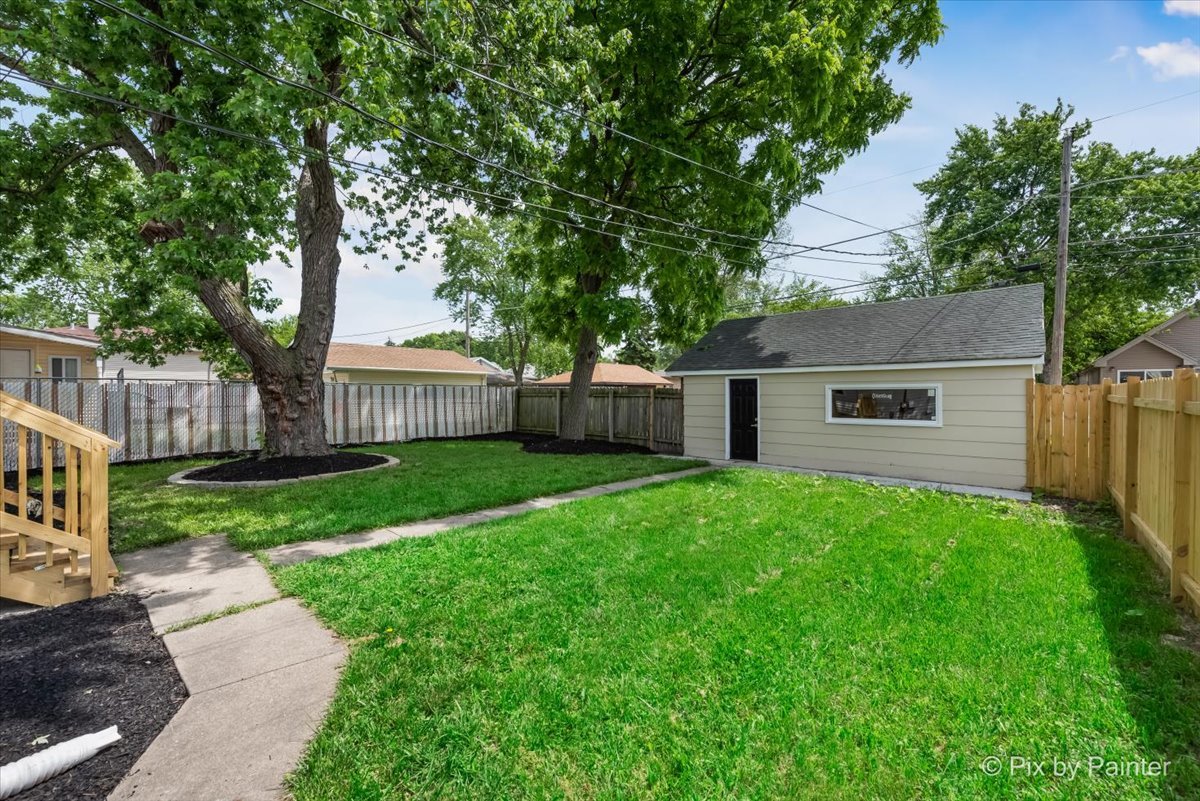 1329 Hirsch Avenue