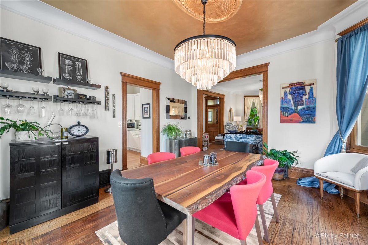 1827 W Belle Plaine Avenue