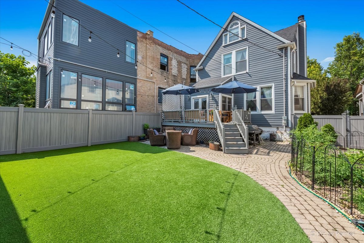 1827 W Belle Plaine Avenue