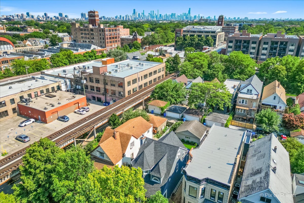 1827 W Belle Plaine Avenue