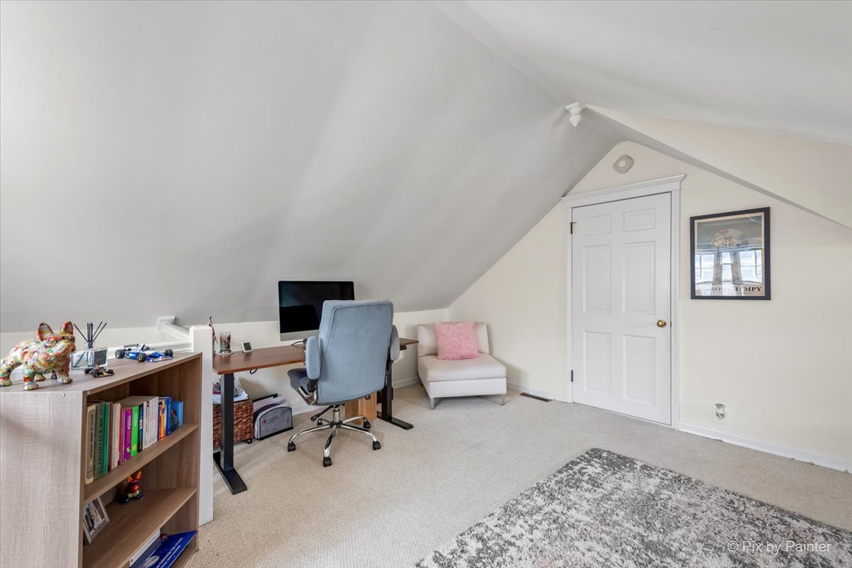 1827 W Belle Plaine Avenue