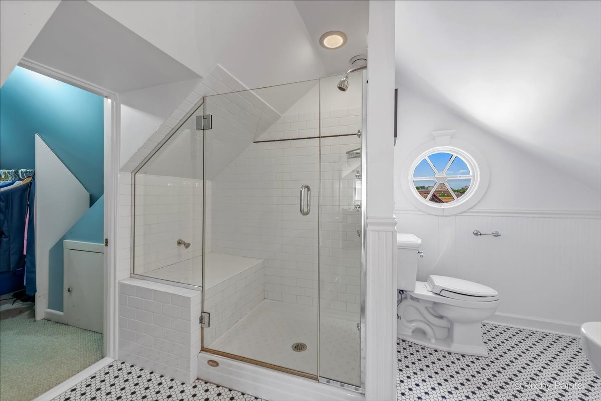 1827 W Belle Plaine Avenue