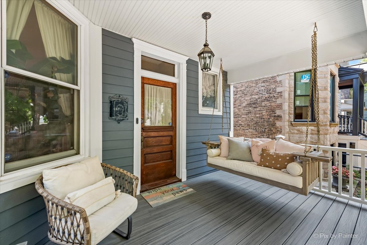 1827 W Belle Plaine Avenue