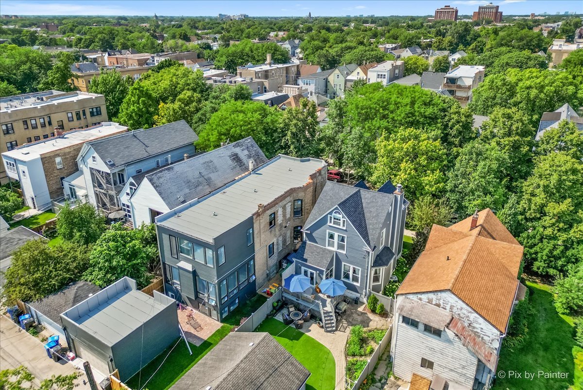 1827 W Belle Plaine Avenue