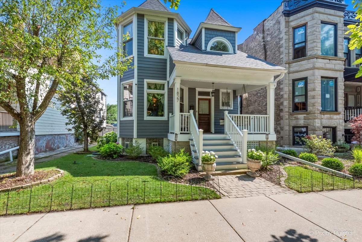 1827 W Belle Plaine Avenue