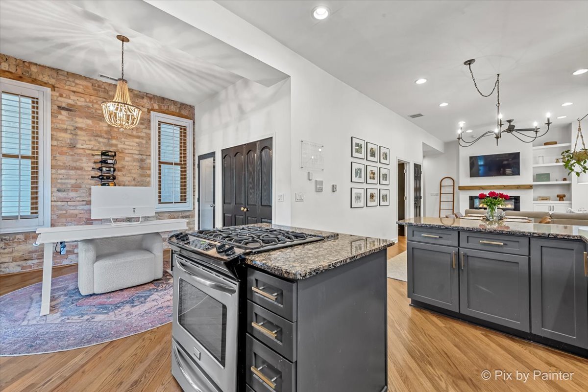 1432 N Mohawk Street Unit: 1