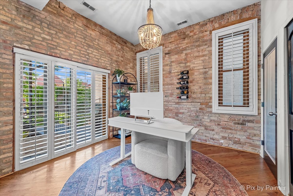 1432 N Mohawk Street Unit: 1