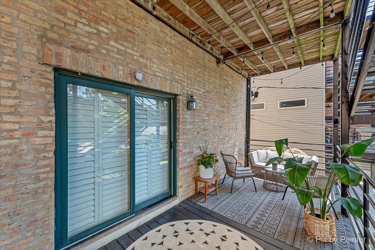 1432 N Mohawk Street Unit: 1