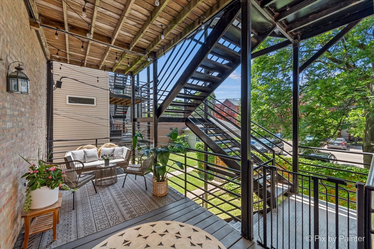 1432 N Mohawk Street Unit: 1