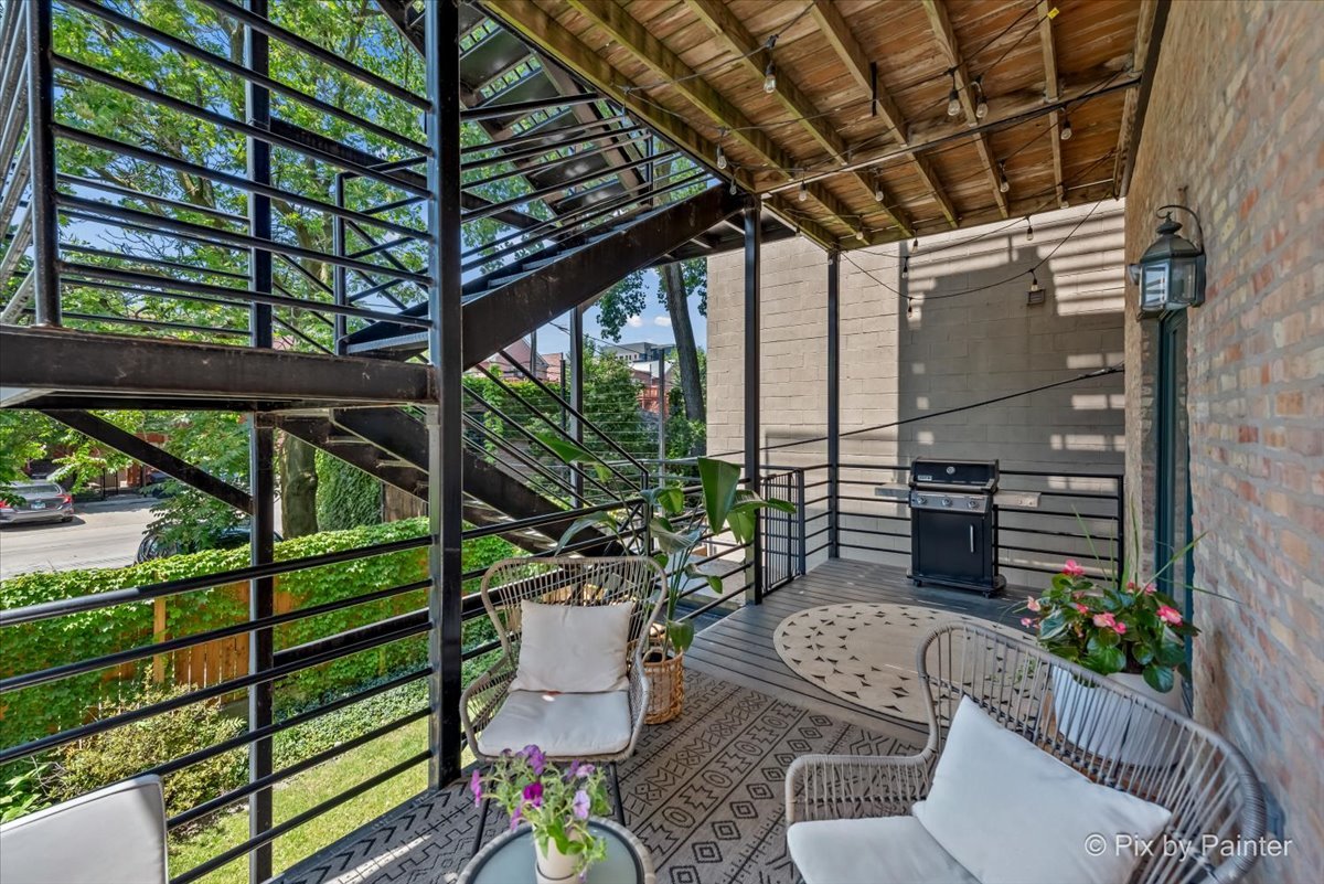 1432 N Mohawk Street Unit: 1