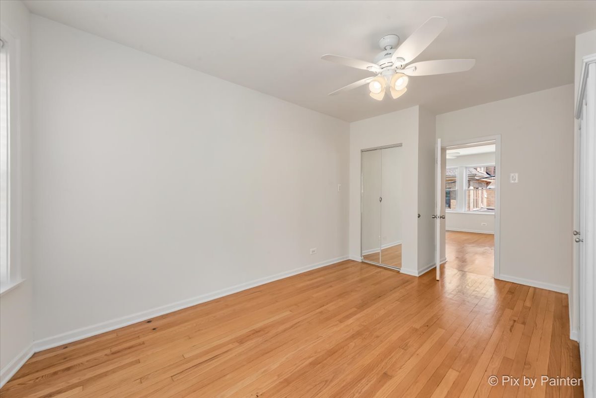 4240 N Clarendon Avenue Unit: 305N